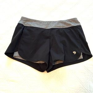 Mountain Hardwear Women’s Athletic Shorts. Size Large.